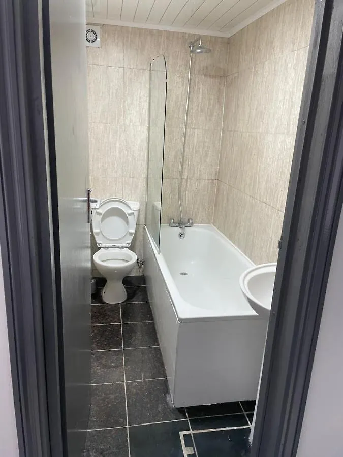 Barking Park Hotel 2*, Μπάρκινγκ